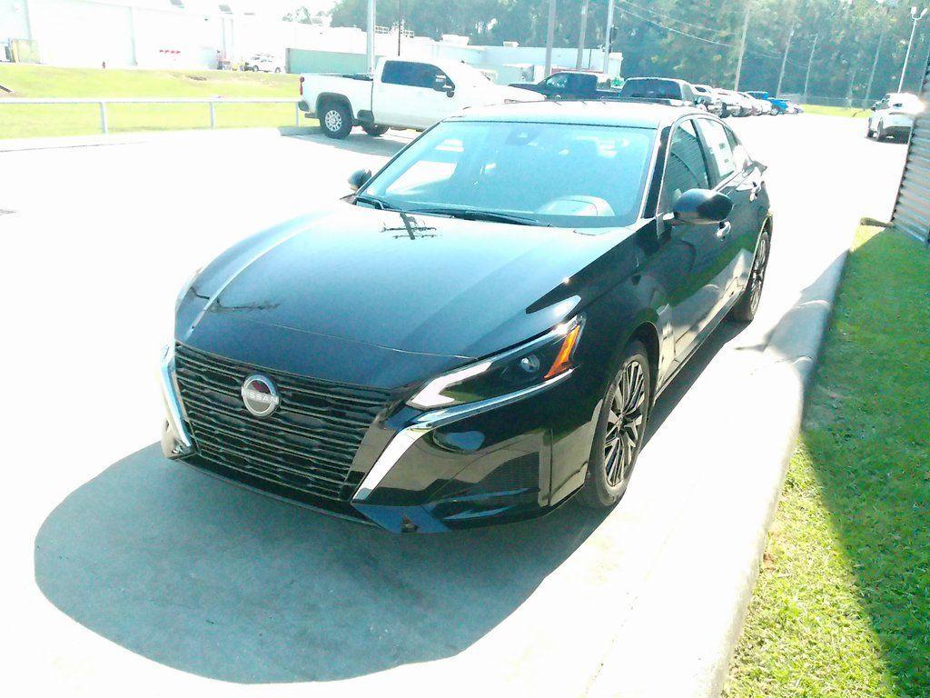 new 2025 Nissan Altima car, priced at $27,881