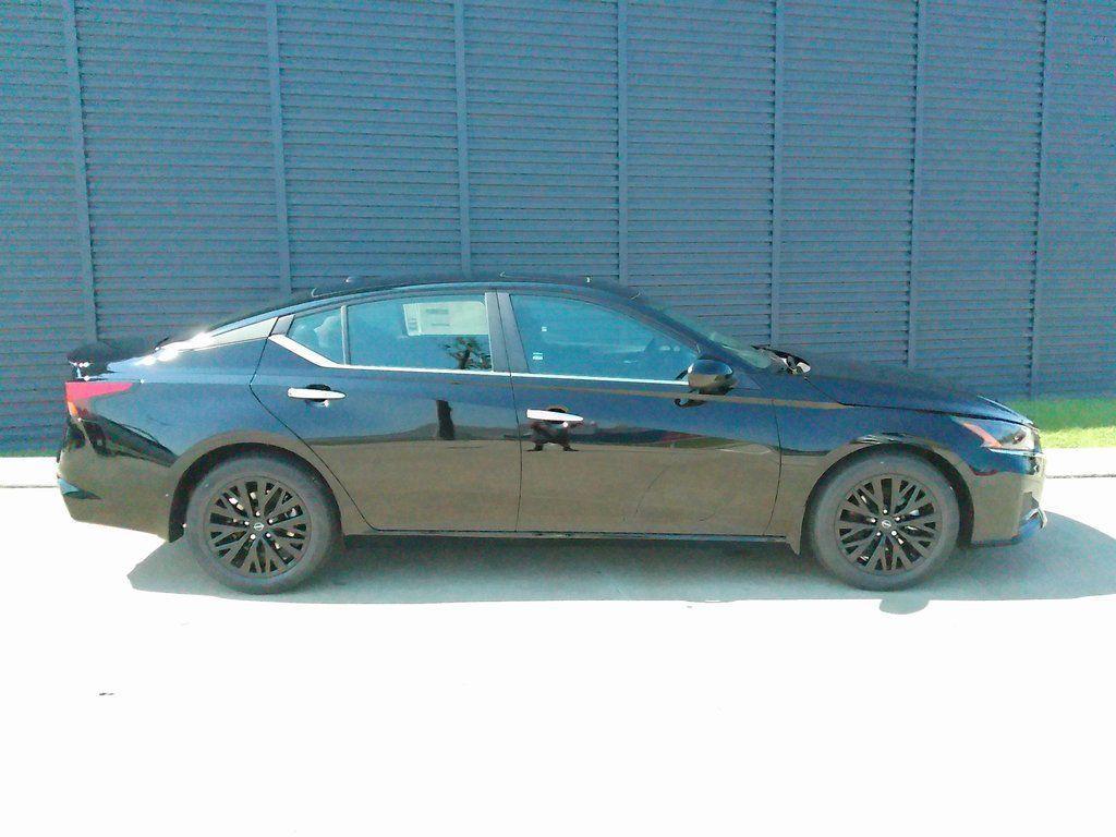 new 2025 Nissan Altima car, priced at $27,881