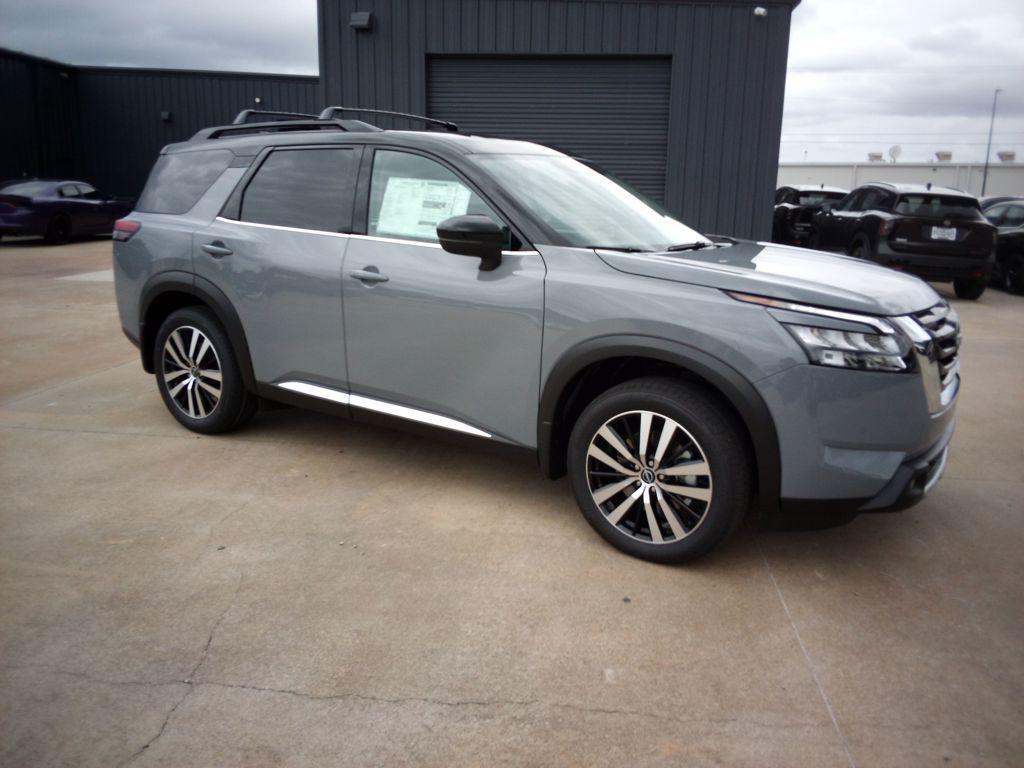 new 2025 Nissan Pathfinder car, priced at $50,403