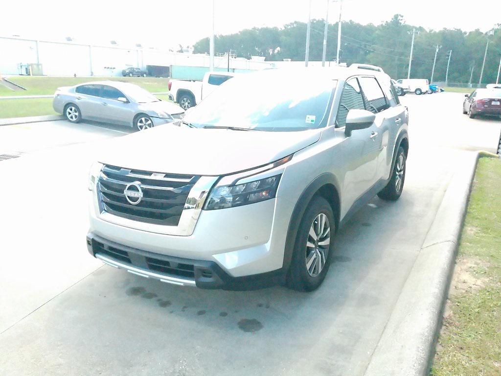 new 2025 Nissan Pathfinder car, priced at $41,153