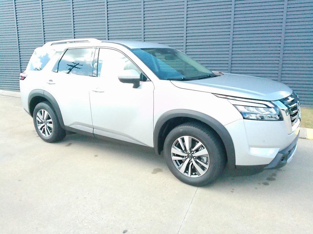new 2025 Nissan Pathfinder car, priced at $41,153