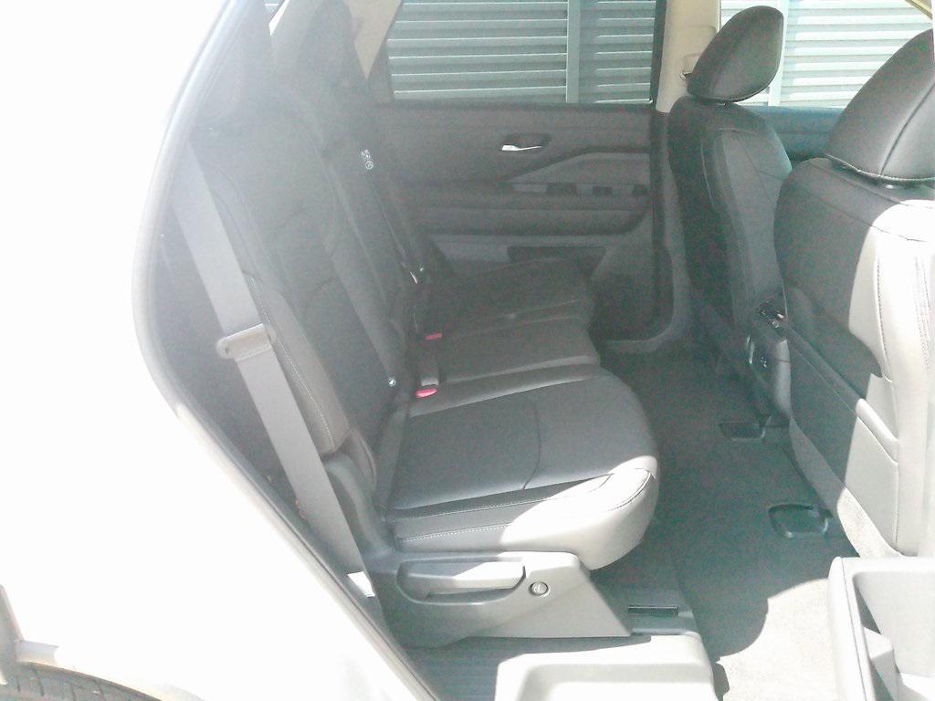 new 2025 Nissan Pathfinder car, priced at $41,153