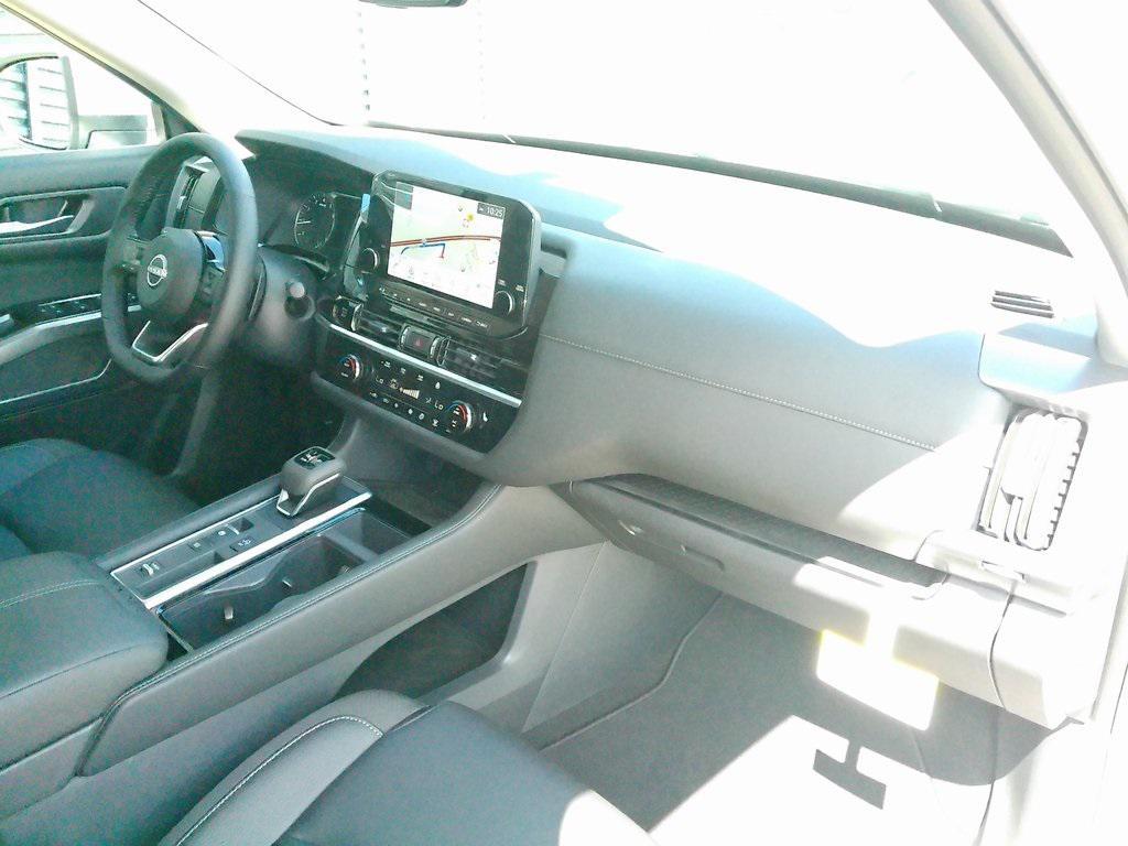 new 2025 Nissan Pathfinder car, priced at $41,153