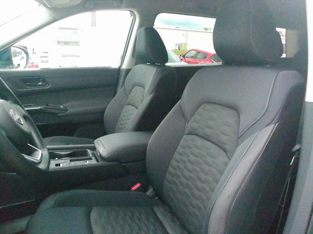 new 2025 Nissan Pathfinder car, priced at $35,192