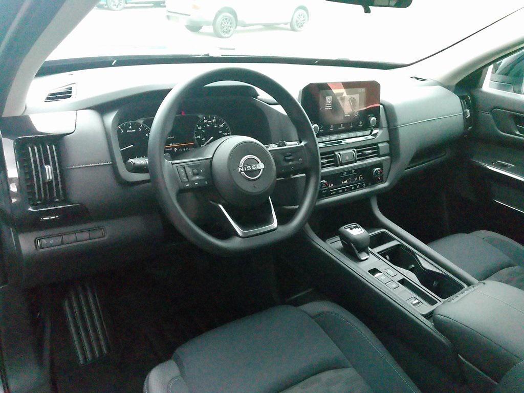 new 2025 Nissan Pathfinder car, priced at $35,192
