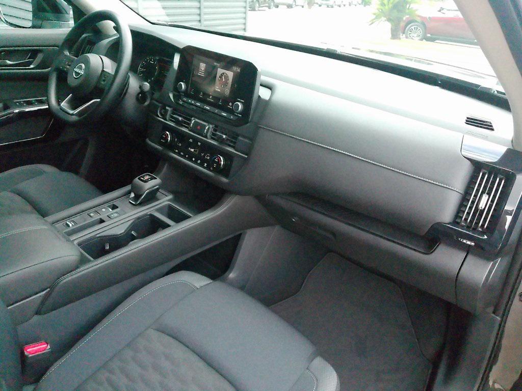 new 2025 Nissan Pathfinder car, priced at $35,192