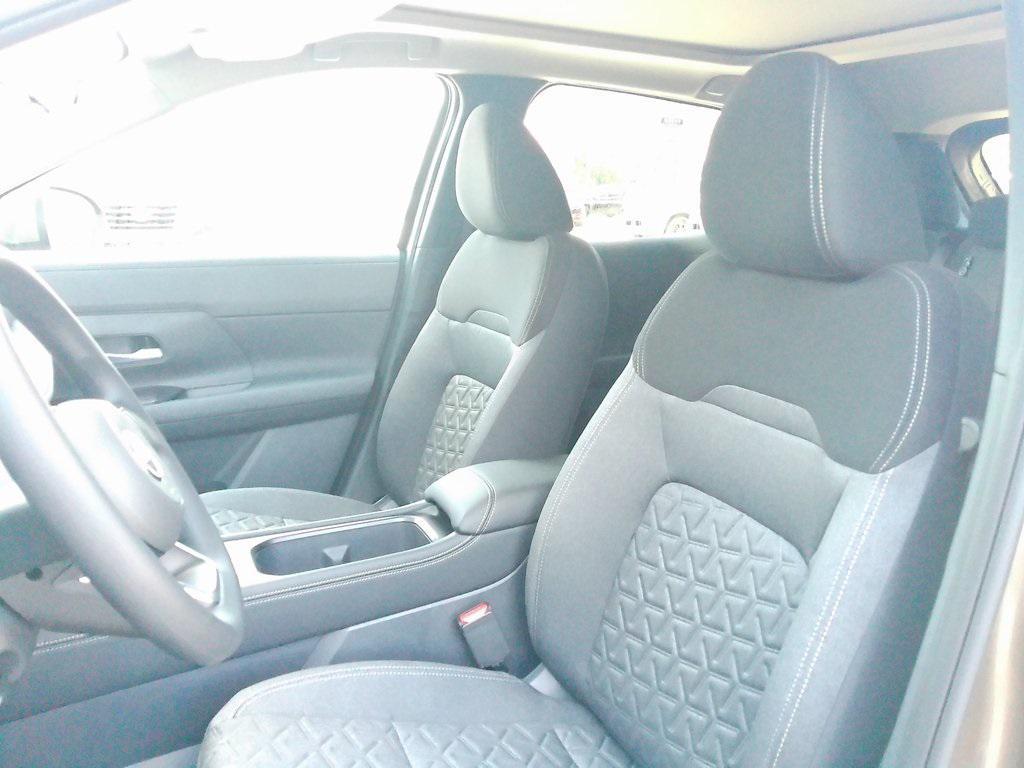 new 2025 Nissan Kicks car, priced at $28,226