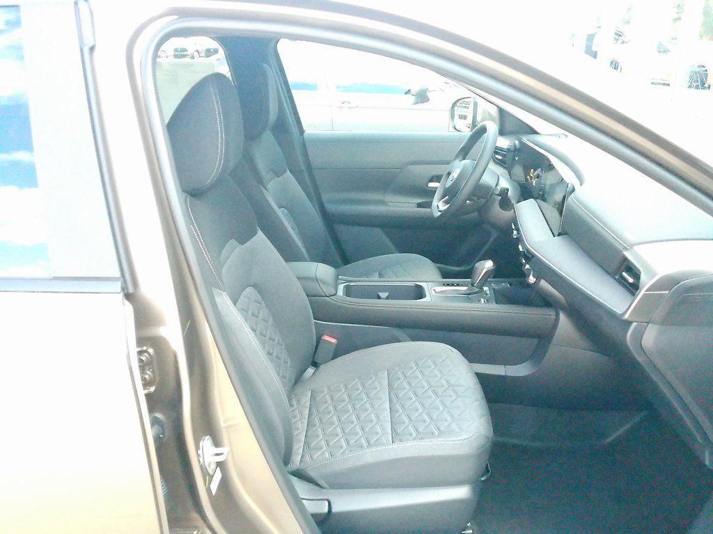 new 2025 Nissan Kicks car, priced at $27,027