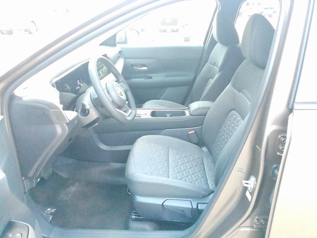 new 2025 Nissan Kicks car, priced at $28,226
