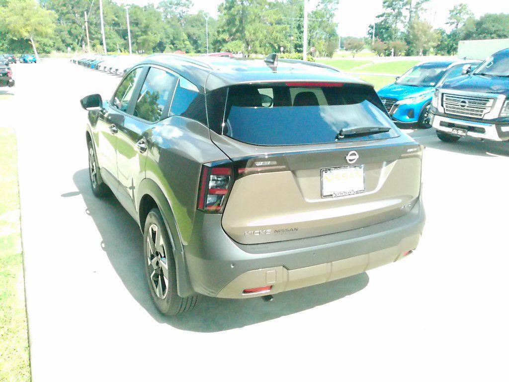 new 2025 Nissan Kicks car, priced at $27,027