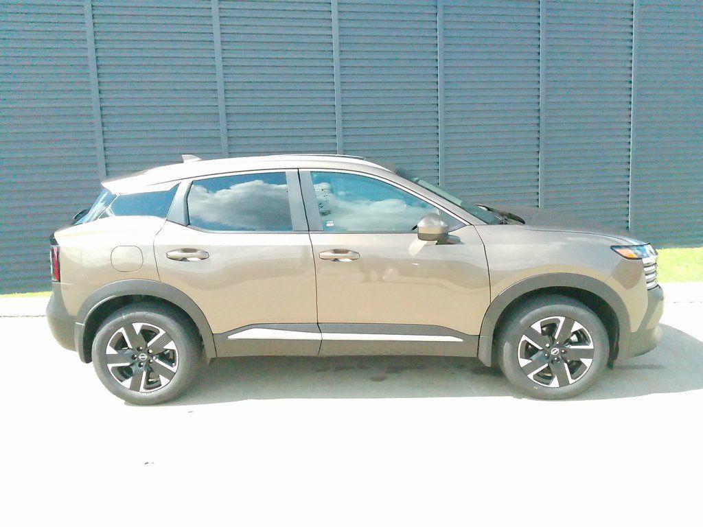 new 2025 Nissan Kicks car, priced at $27,027