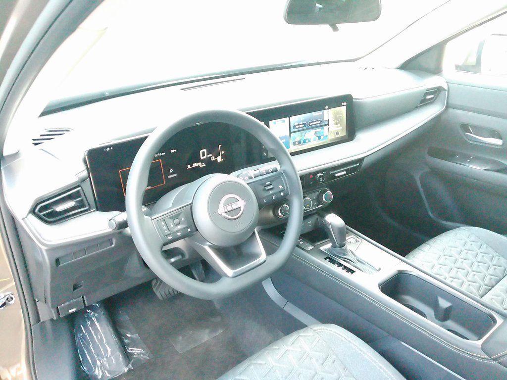 new 2025 Nissan Kicks car, priced at $27,027
