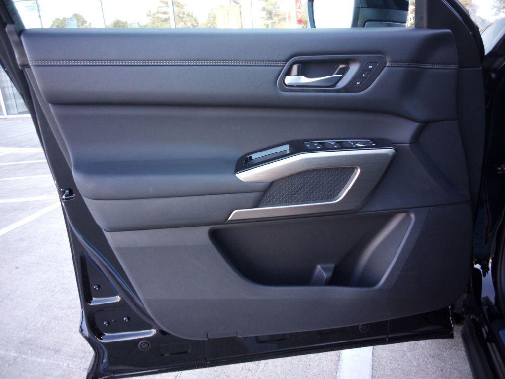 new 2025 Nissan Pathfinder car, priced at $48,267