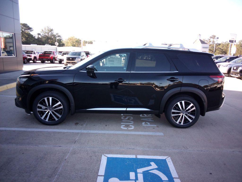 new 2025 Nissan Pathfinder car, priced at $48,267