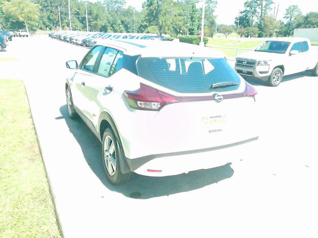 new 2025 Nissan Kicks car, priced at $22,004