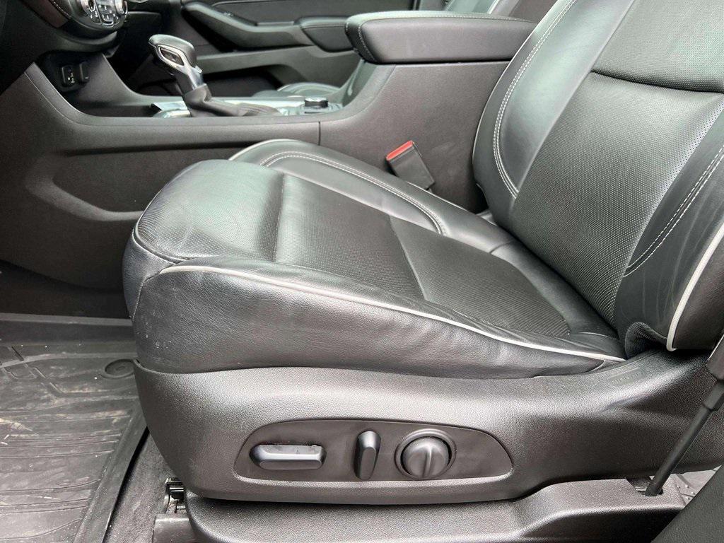 used 2021 Chevrolet Traverse car, priced at $31,303