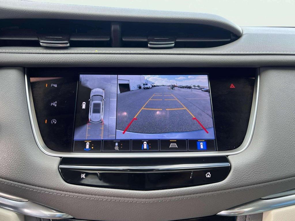 used 2022 Cadillac XT5 car, priced at $35,863