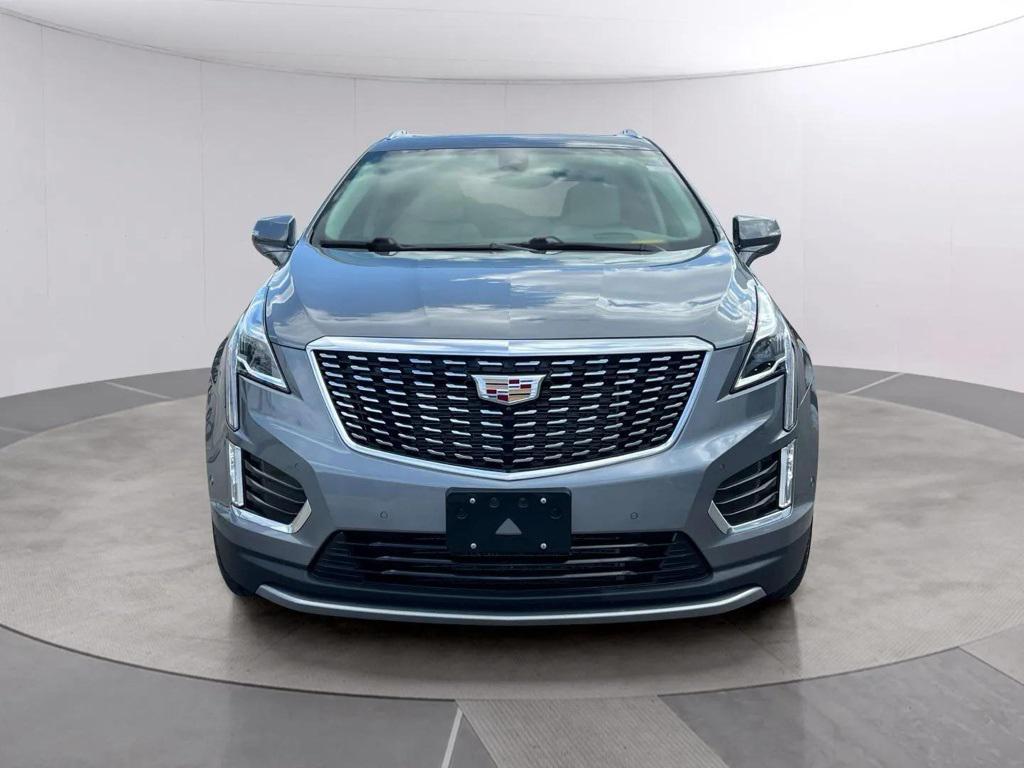 used 2022 Cadillac XT5 car, priced at $35,863
