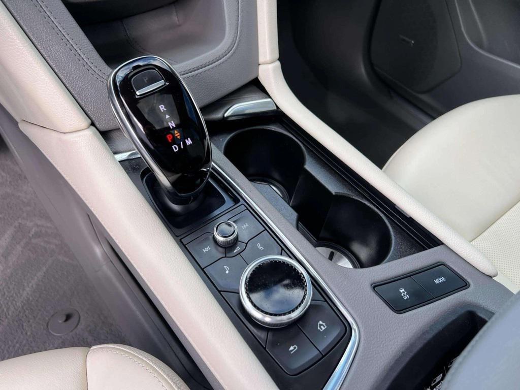 used 2022 Cadillac XT5 car, priced at $35,863
