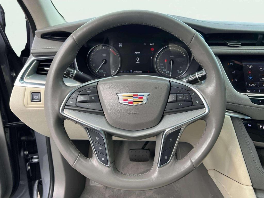 used 2022 Cadillac XT5 car, priced at $35,863