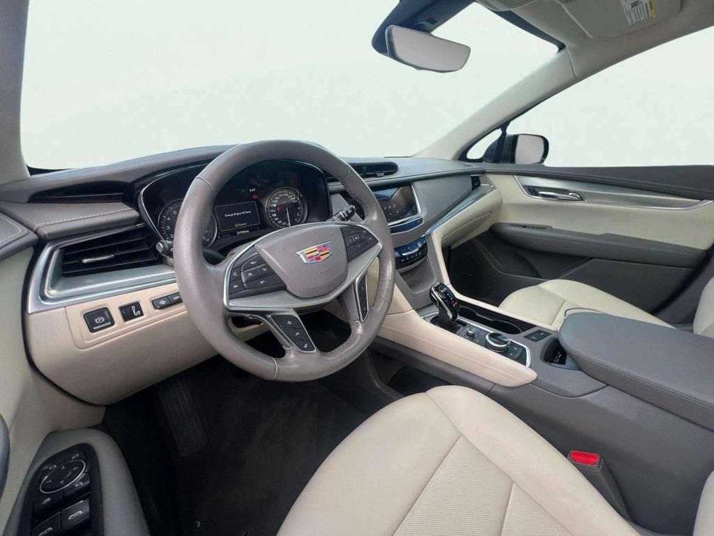 used 2022 Cadillac XT5 car, priced at $35,863