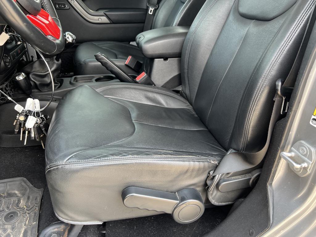 used 2015 Jeep Wrangler Unlimited car, priced at $19,995