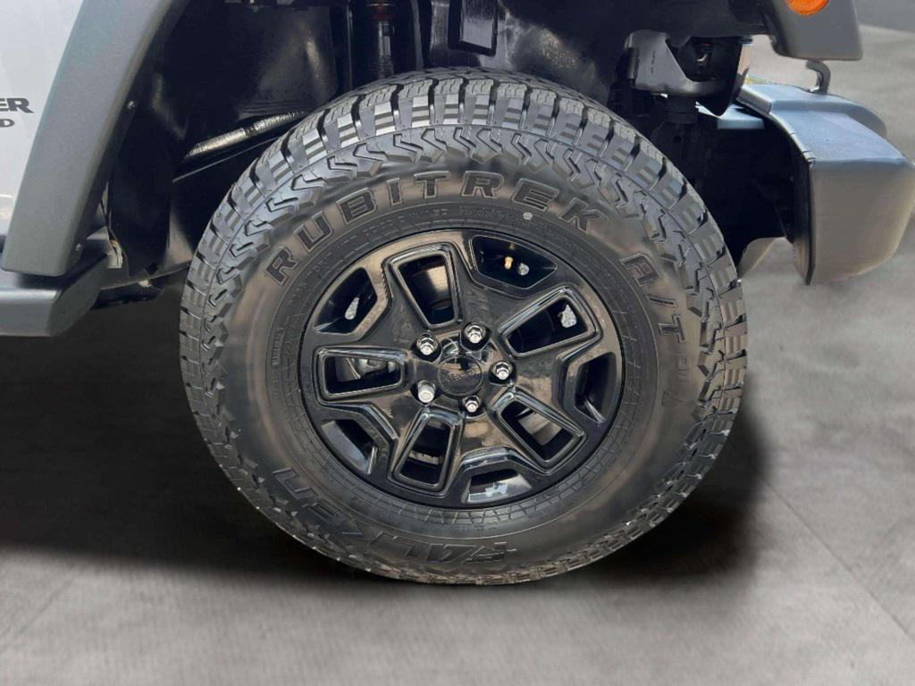 used 2015 Jeep Wrangler Unlimited car, priced at $18,784
