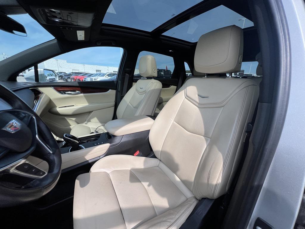 used 2017 Cadillac XT5 car, priced at $23,995