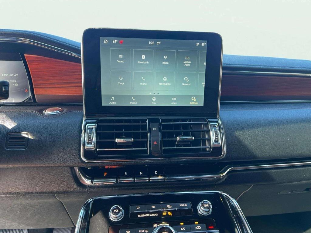used 2021 Lincoln Navigator car, priced at $39,466