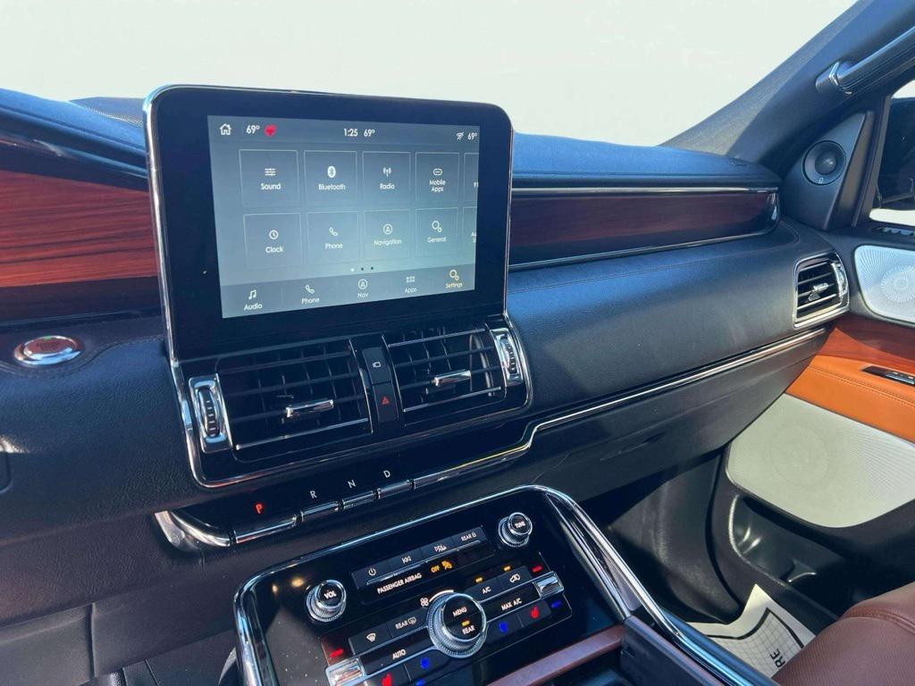 used 2021 Lincoln Navigator car, priced at $39,466