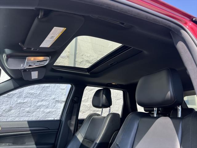 used 2015 Jeep Grand Cherokee car, priced at $17,743