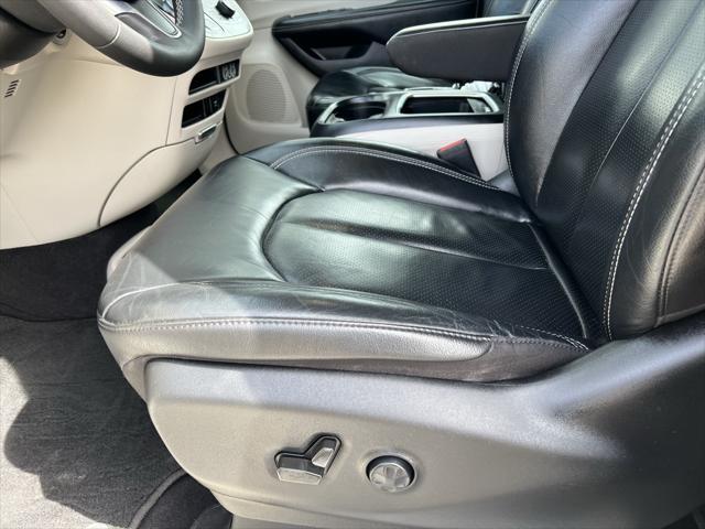 used 2022 Chrysler Pacifica car, priced at $29,984