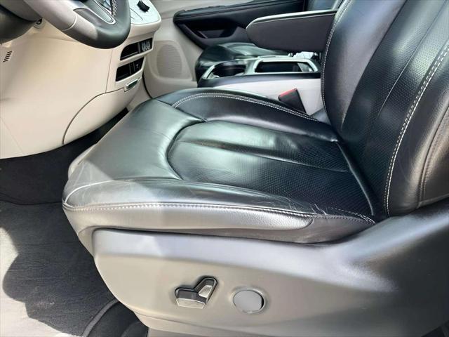 used 2022 Chrysler Pacifica car, priced at $27,222