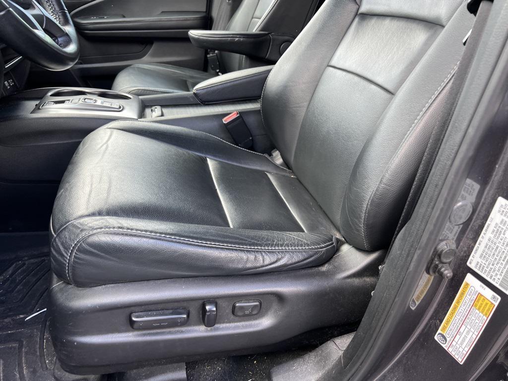 used 2021 Honda Pilot car, priced at $28,995