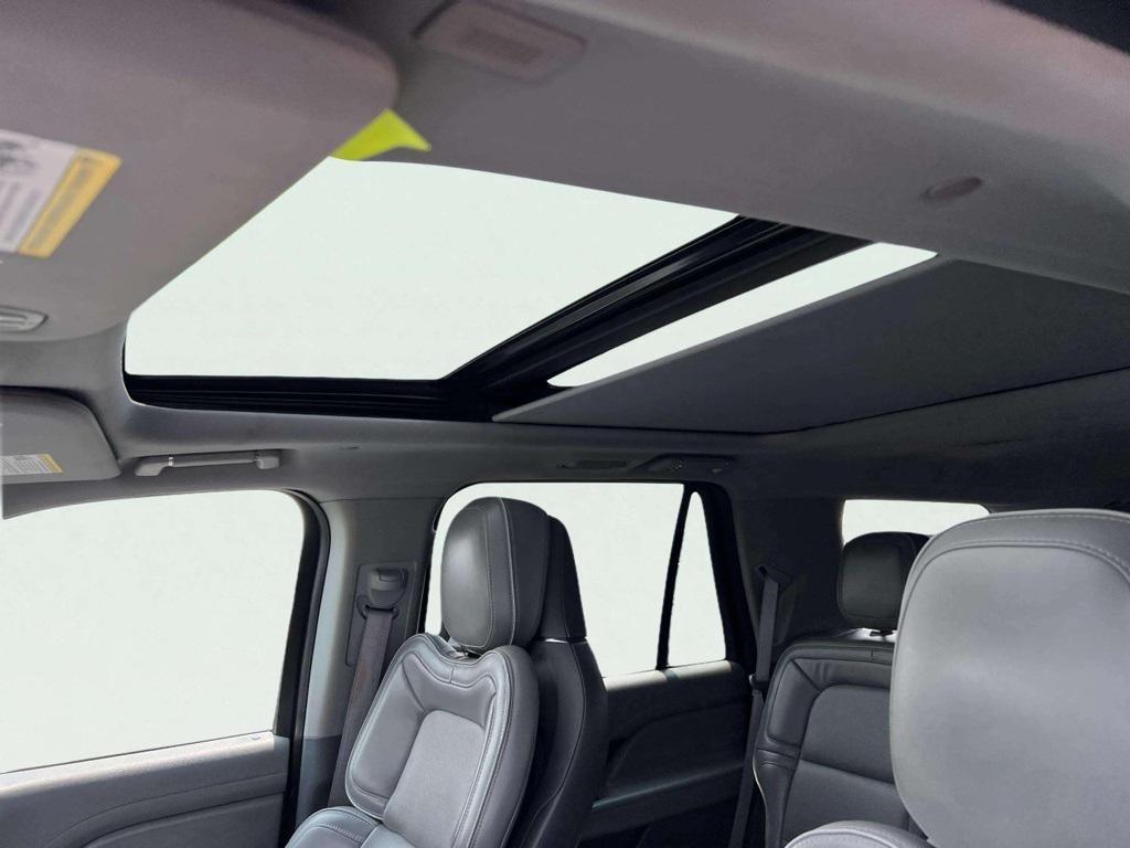 used 2019 Lincoln Navigator car, priced at $35,799