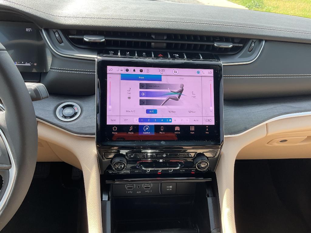 new 2025 Jeep Grand Cherokee L car