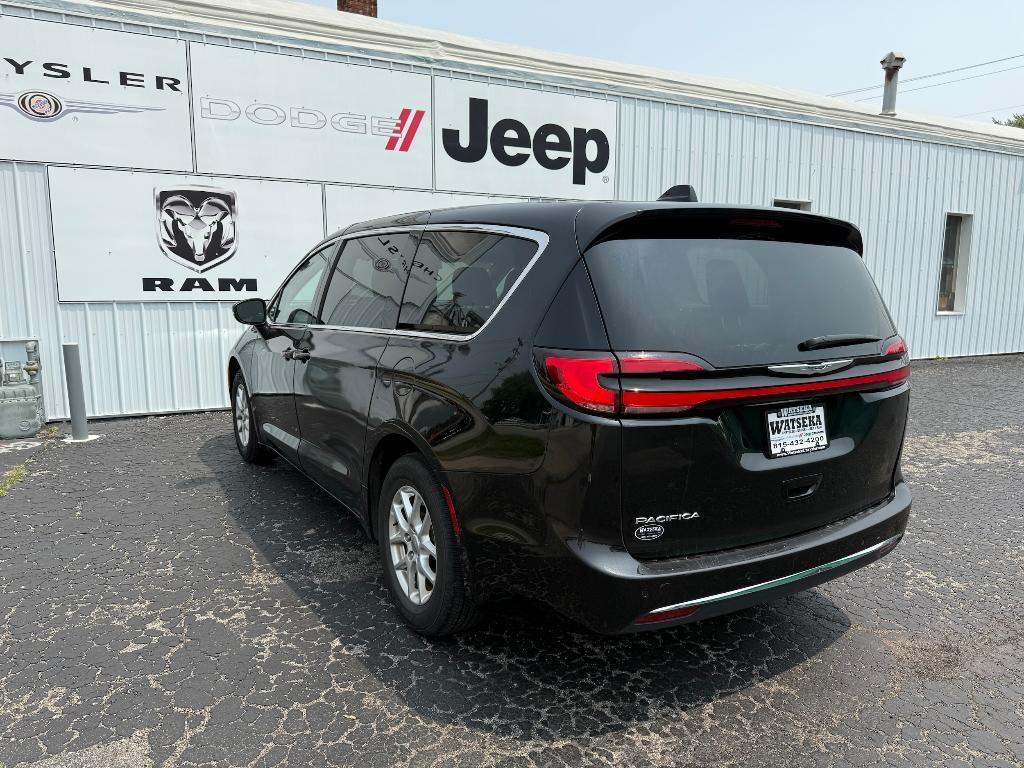 used 2023 Chrysler Pacifica car, priced at $27,825