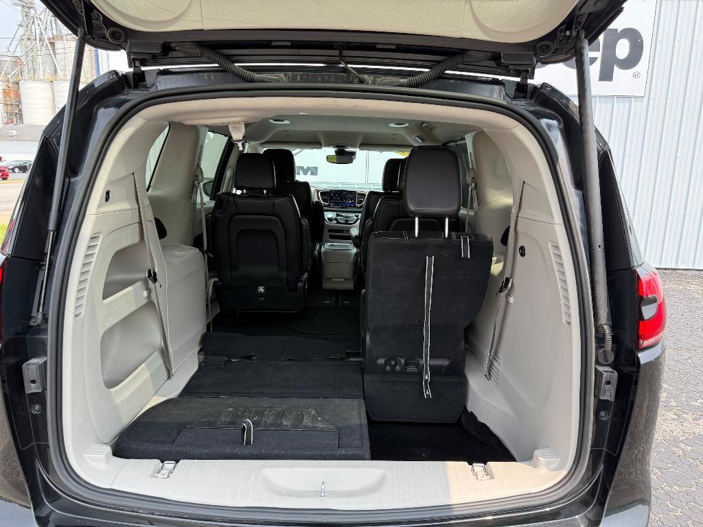 used 2023 Chrysler Pacifica car, priced at $27,825