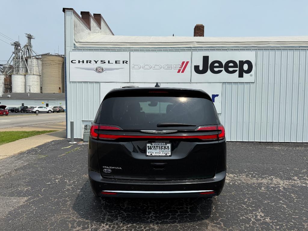used 2023 Chrysler Pacifica car, priced at $27,825