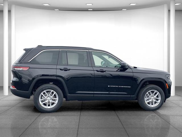 new 2025 Jeep Grand Cherokee car, priced at $39,882