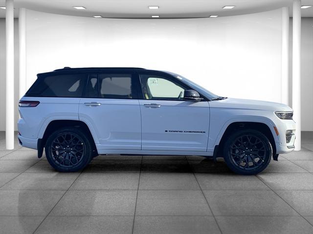 new 2025 Jeep Grand Cherokee car, priced at $70,075