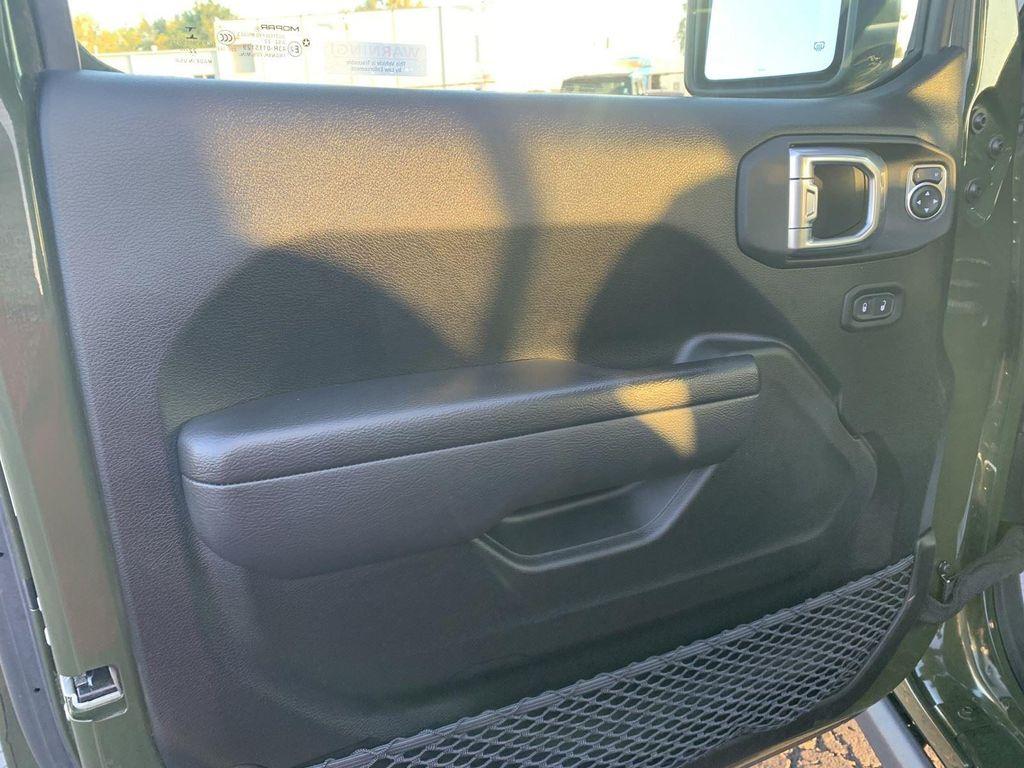 used 2023 Jeep Gladiator car, priced at $37,373