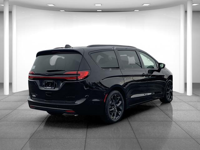 new 2025 Chrysler Pacifica car, priced at $47,770