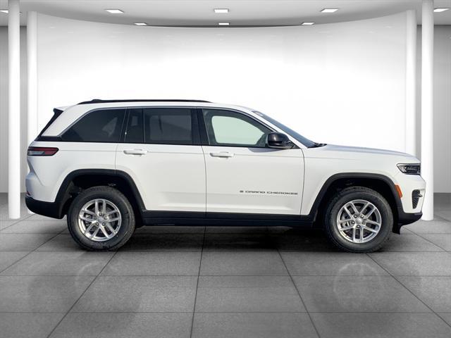 new 2025 Jeep Grand Cherokee car, priced at $39,546