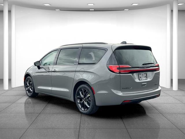 new 2025 Chrysler Pacifica car, priced at $46,717