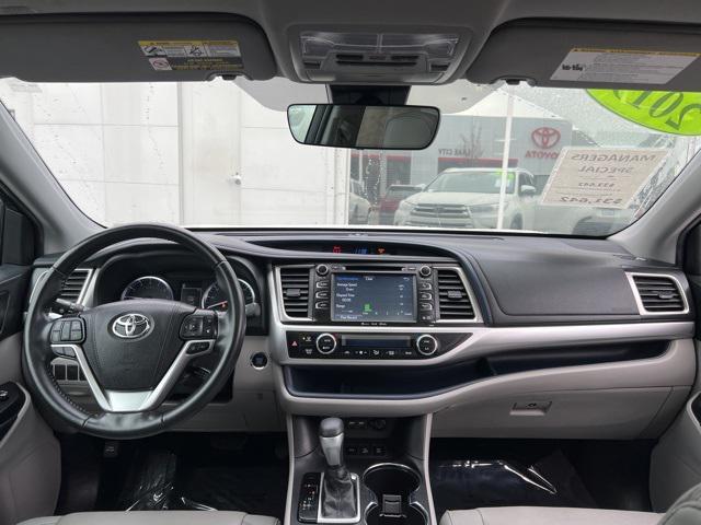 used 2019 Toyota Highlander car, priced at $31,642