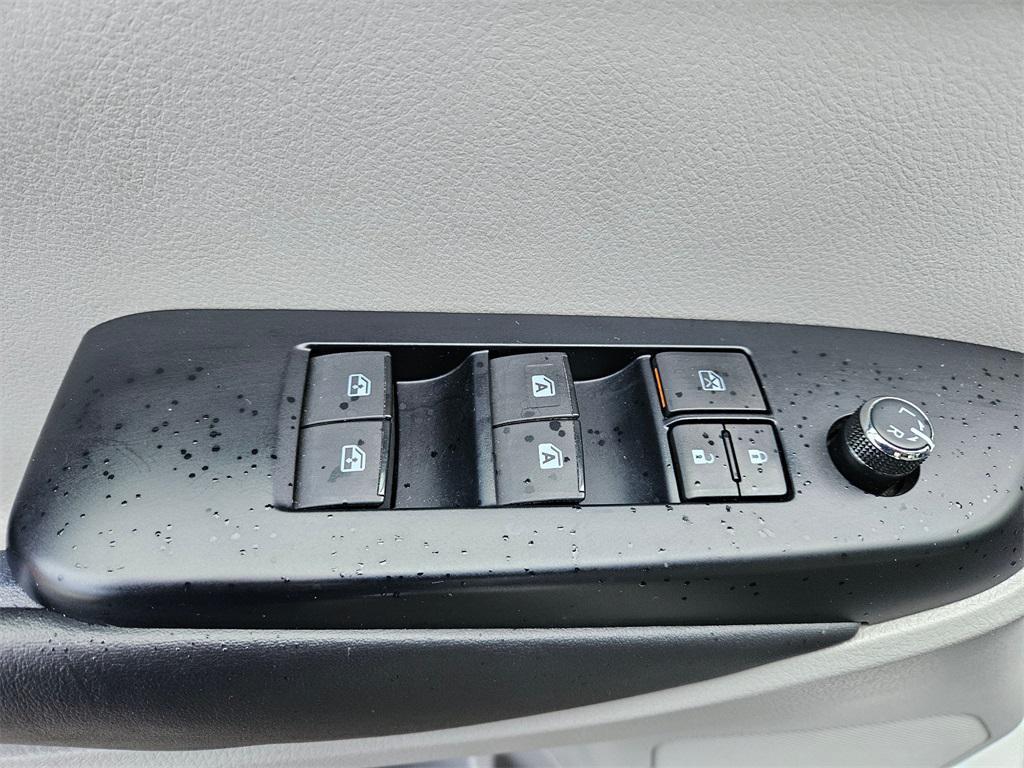 used 2018 Toyota Highlander car, priced at $24,554