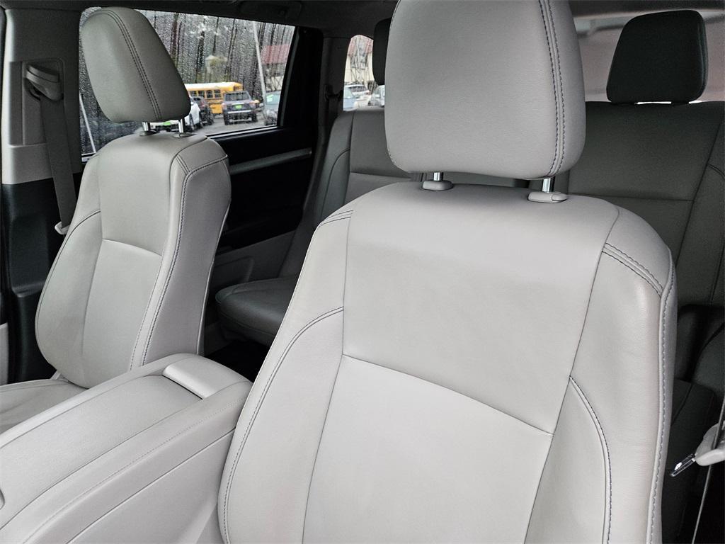 used 2018 Toyota Highlander car, priced at $24,554