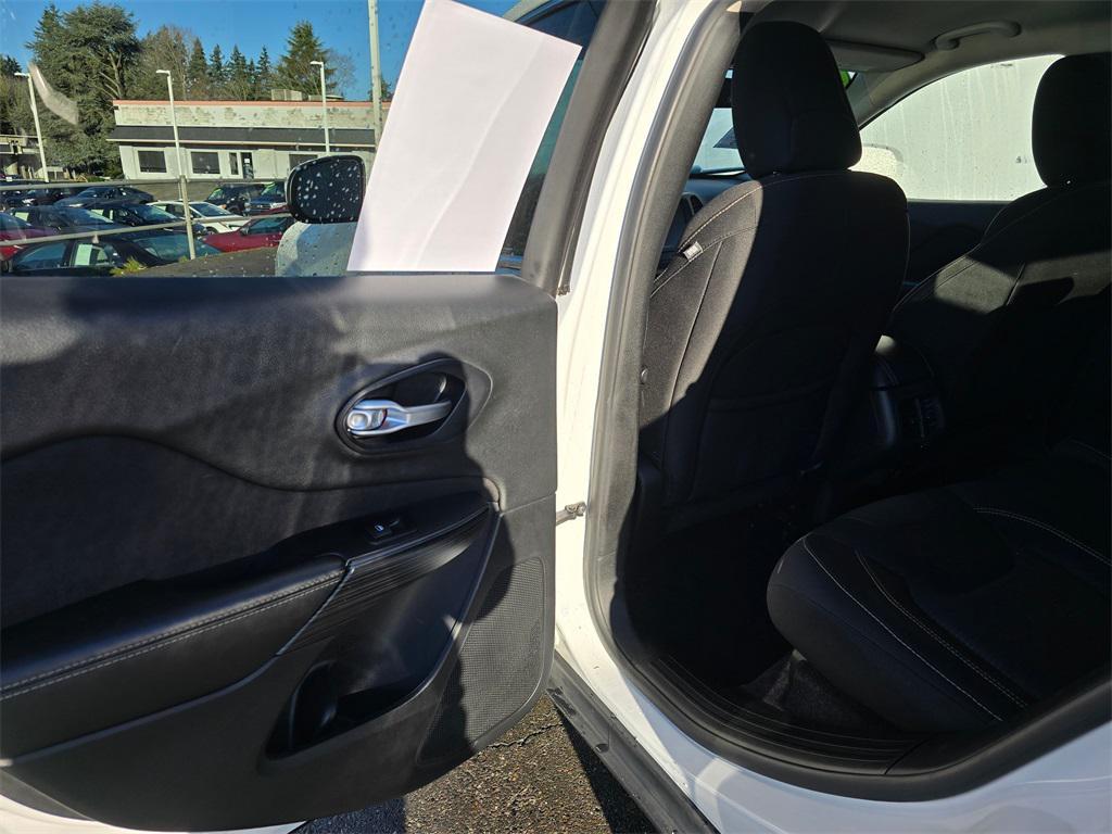 used 2016 Jeep Cherokee car, priced at $11,945