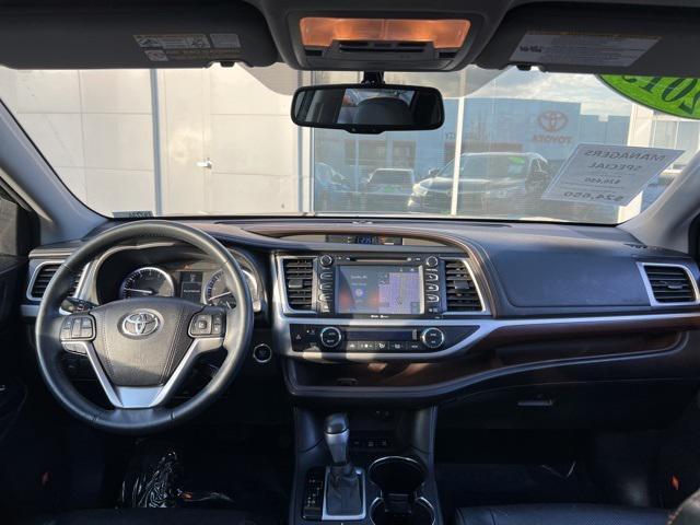 used 2015 Toyota Highlander car, priced at $24,650